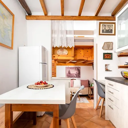 Apartment Ariadne's Small Labyrinth House Naxos City
